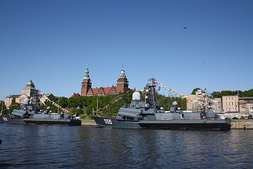 Oder estuary / Szczecin
Military boats at the port of Szczecin<br />
Ästuar/Lagune/Fjord, Militärische Nutzung
Nardine Stybel